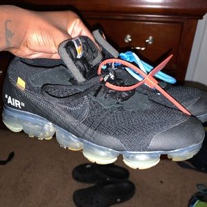 NIKE OFF WHITE VAPORMAX BLACK 10.5